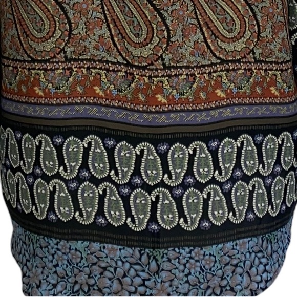 Chelsea & Theodore Paisley Print Top Small - Picture 6 of 8